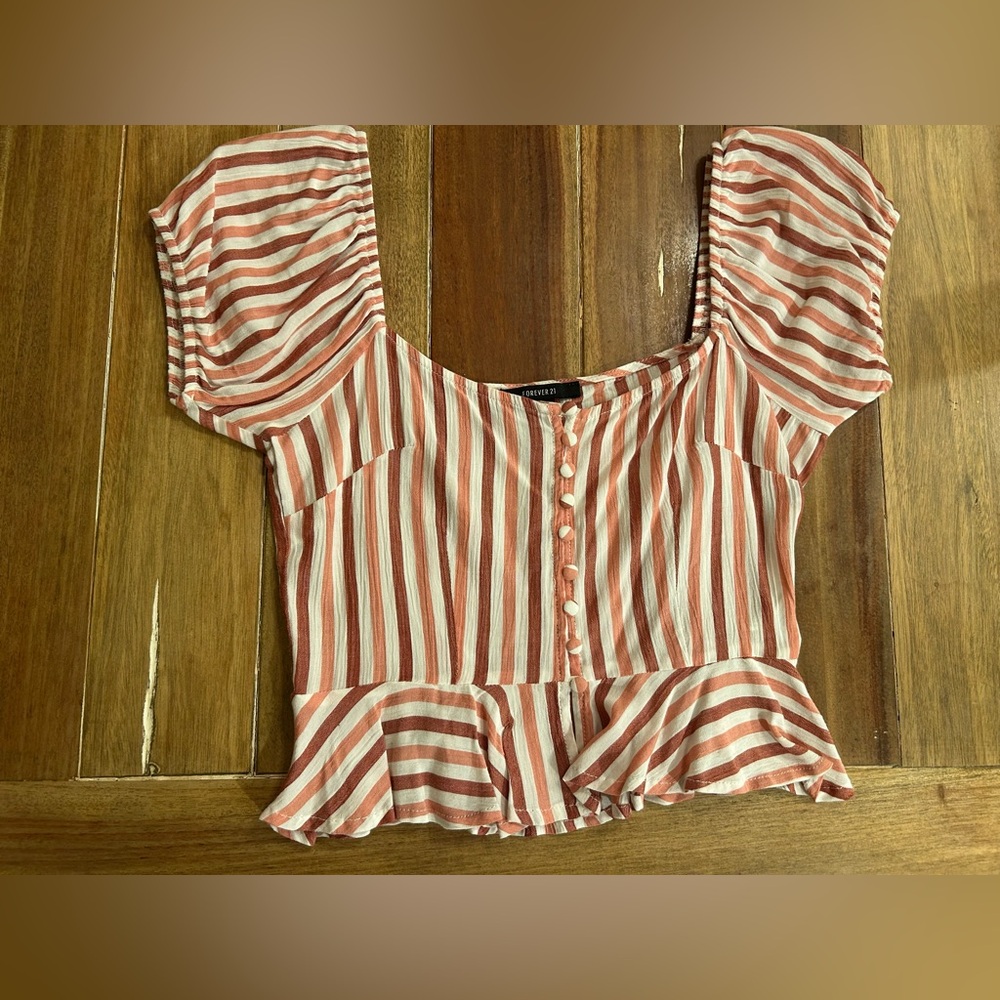 Forever 21 cropped striped pink and white button down cropped top blouse small